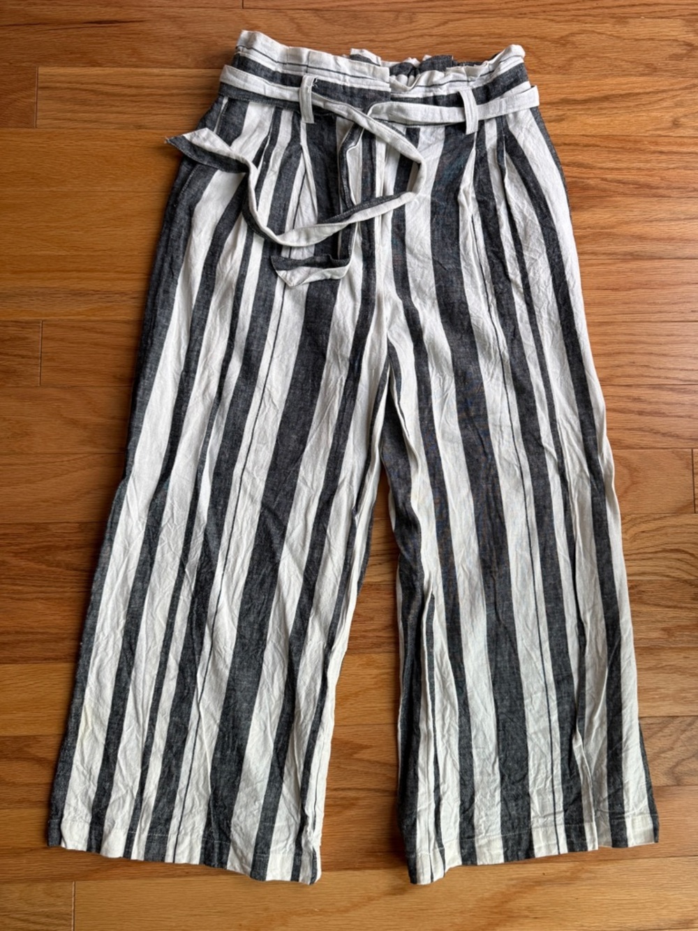 Who What Wear Grey & White Striped Paperbag Waist Pants